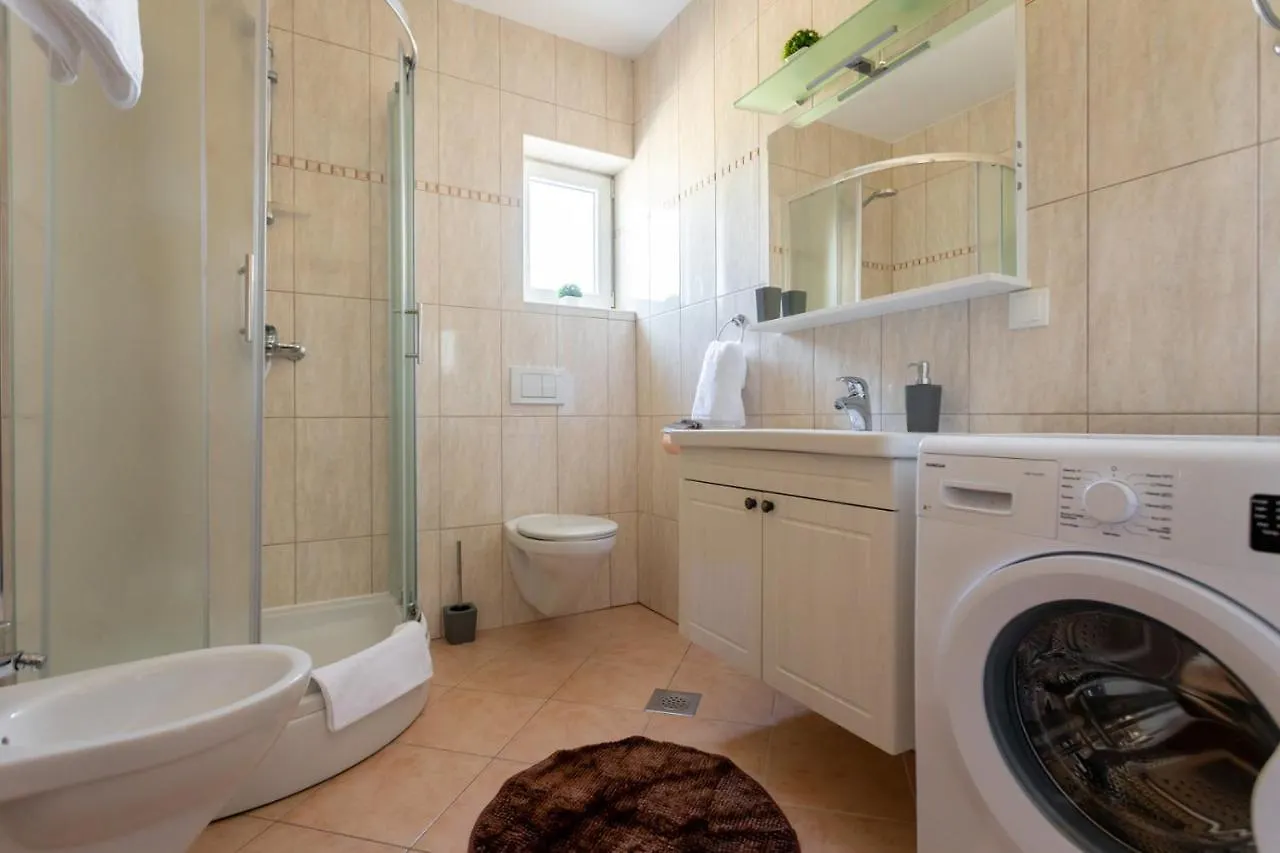 Apartment Demo Malinska Croatia