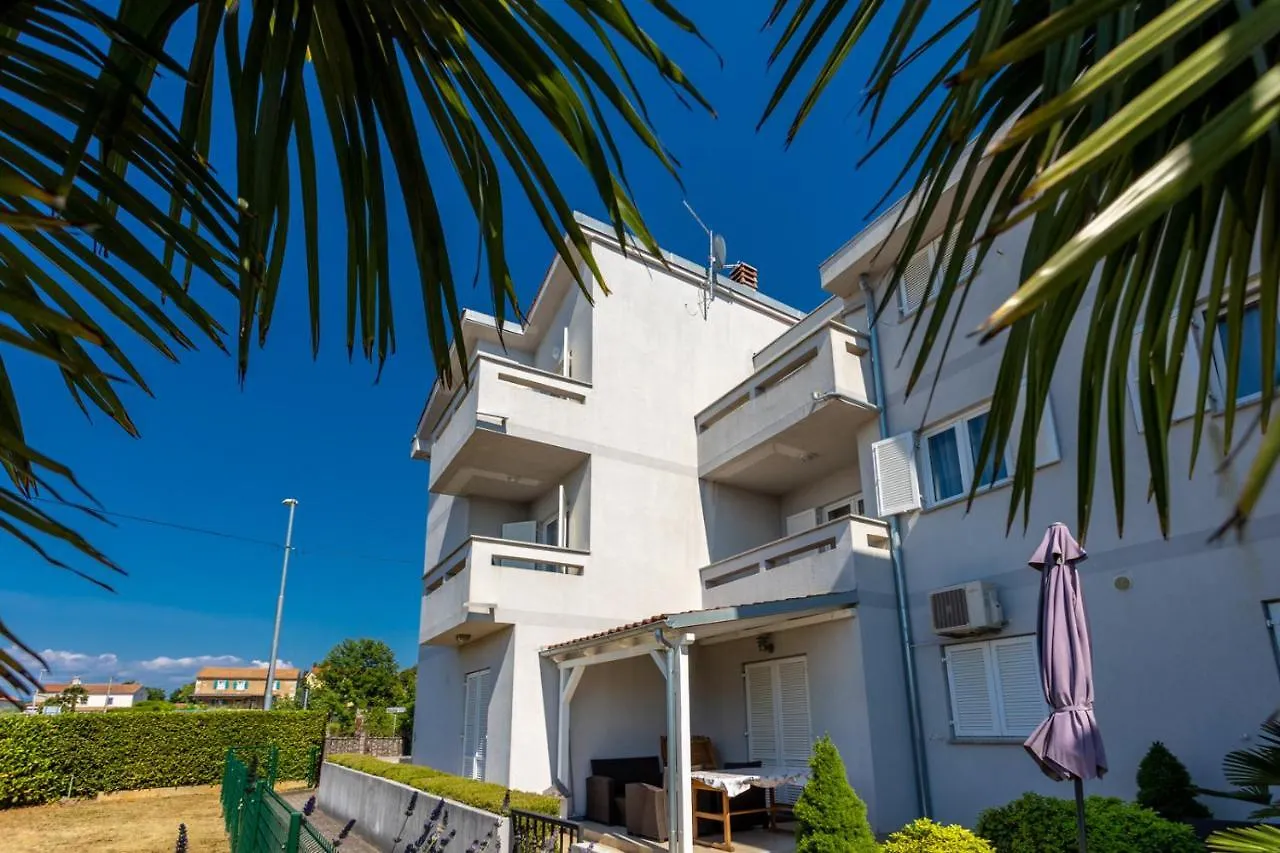 Apartment Demo Malinska 0*,  Croatia
