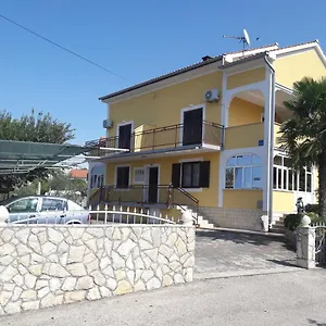 Apartman Ravlic, Malinska